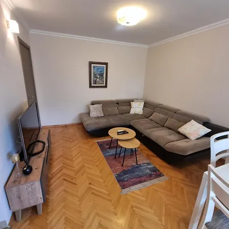 Daire Cozy Next To Bus And Train Station *