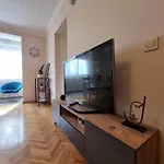 Cozy Next To Bus And Train Station Apartment Podgorica