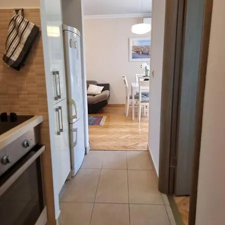 Appartement Cozy Next To Bus And Train Station