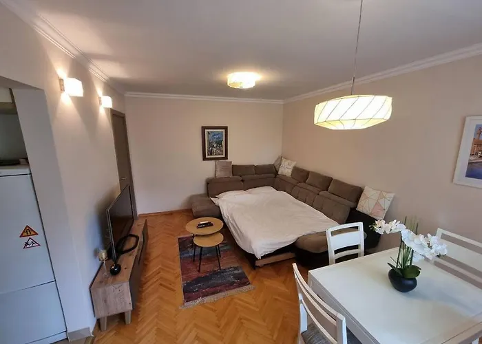 Cozy Next To Bus And Train Station Podgorica