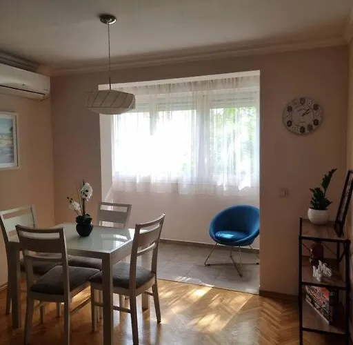 Cozy Next To Bus And Train Station