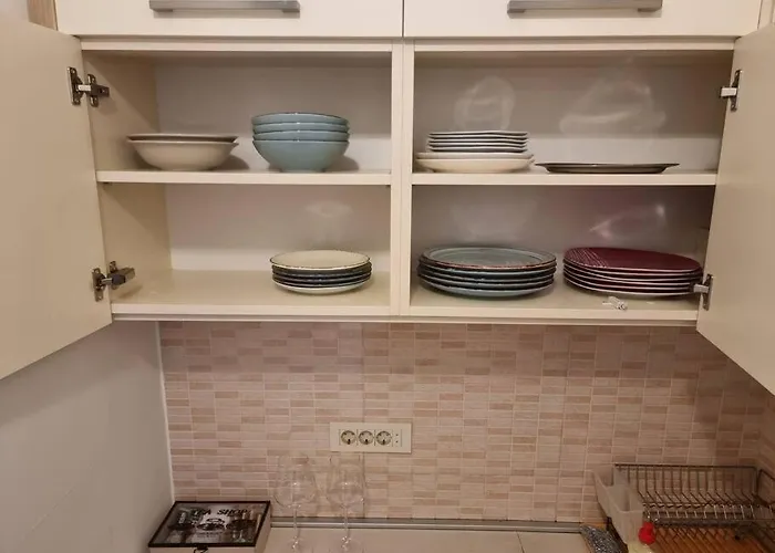 Appartamento Cozy Next To Bus And Train Station *